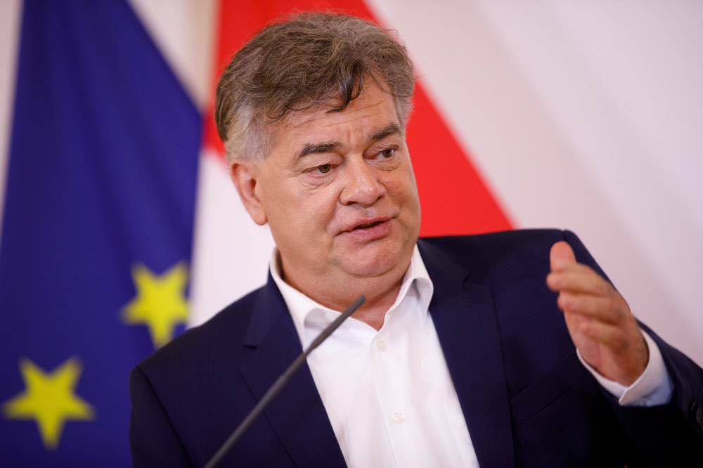 Kalifornien Schliesst Bars Und Kinos Rendi Wagner Fur Maskenpflicht Coronavirus Derstandard At Panorama