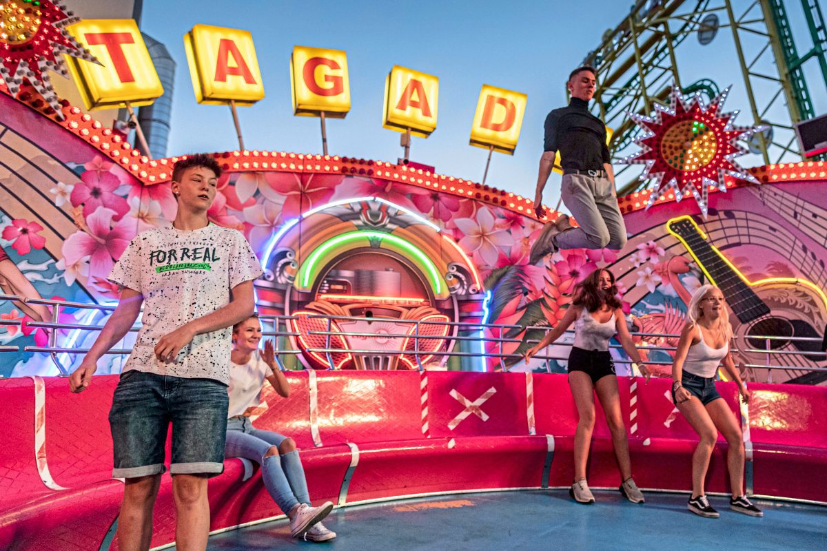 Tagada im Prater: Ein Dorfplatz, der sich dreht - Wien - derStandard.at ...