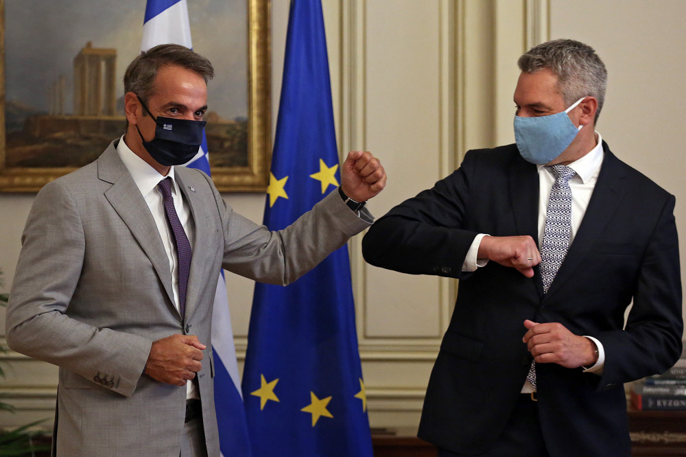 Osterreich Gibt Zwei Millionen Euro Fur Fluchtlinge In Griechenland Flucht Und Politik Derstandard At Panorama