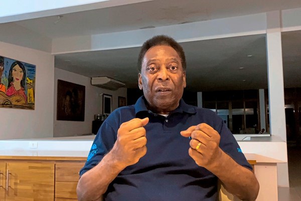 Pelé: Lang lebt der König - Fußball International - derStandard.at › Sport