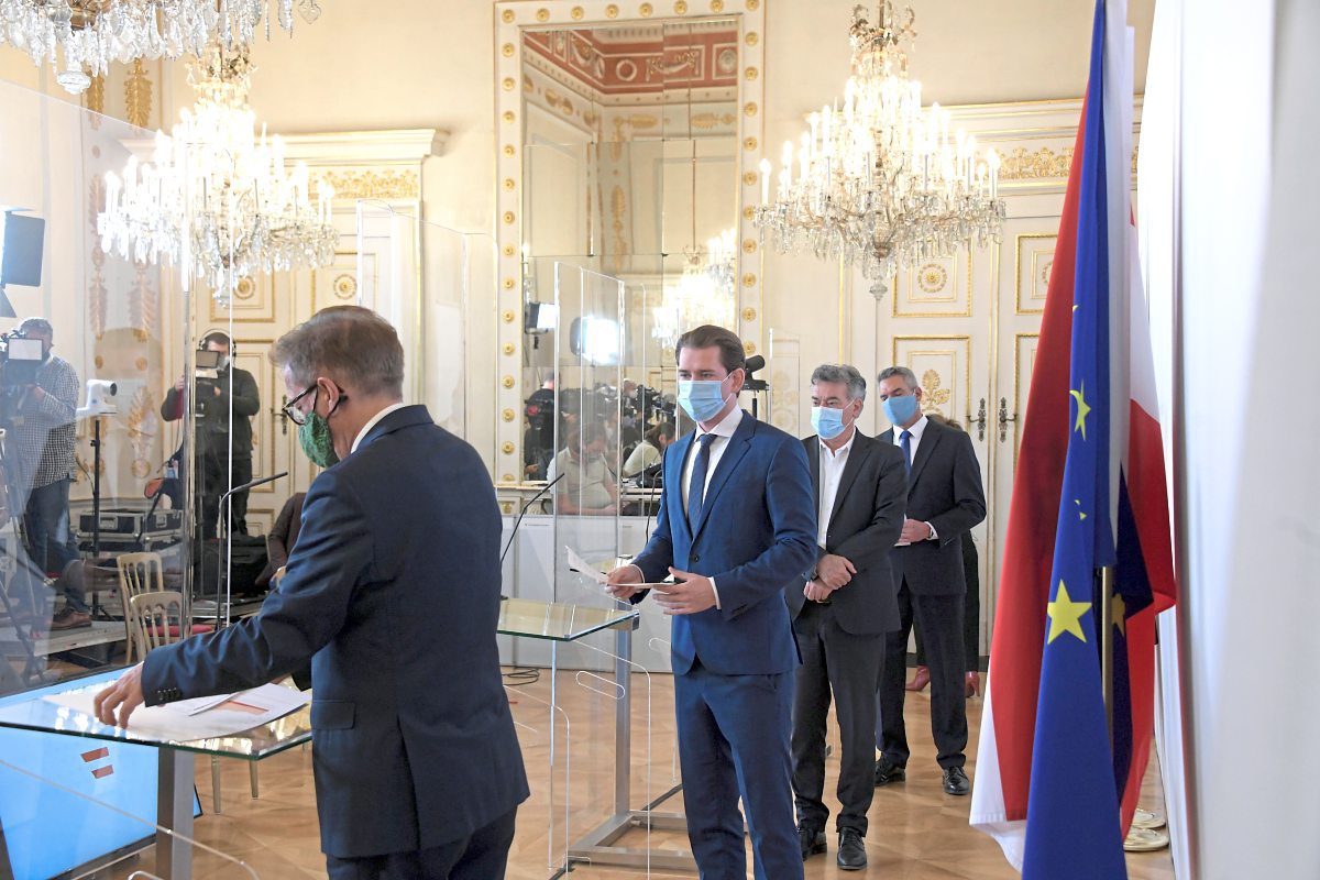 Wie Die Regierung Kommuniziert Teil Eins Frei Erfunden Sind Geruchte Von Ausgangssperren Koalition Derstandard At Inland