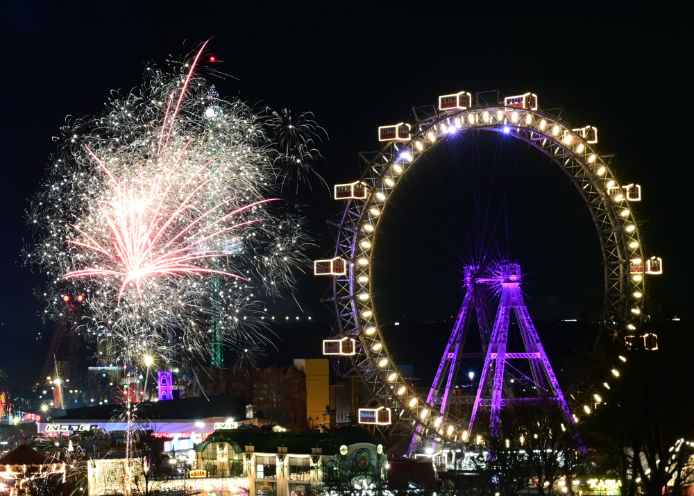 Lockdown-regeln für weihnachten und silvester: so dürfen wir jetzt Wie viele Menschen kann man nun zu Weihnachten, zu Silvester oder an