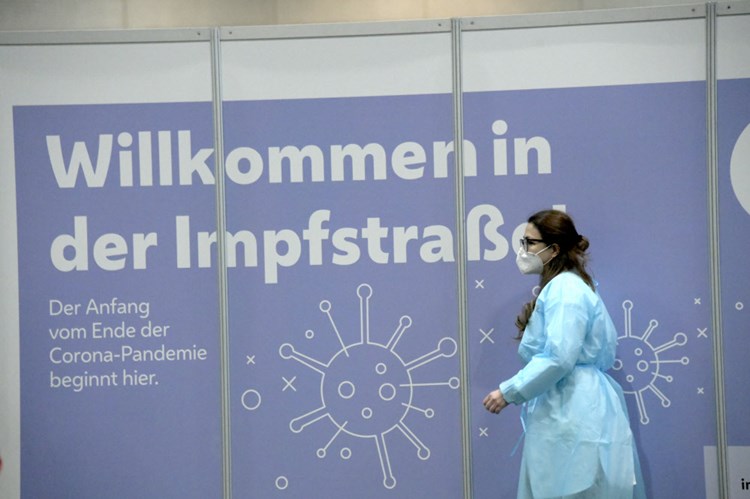220 000 Impfanmeldungen In Wien Und Niederosterreich Vor Offiziellem Start Coronavirus Derstandard At Panorama