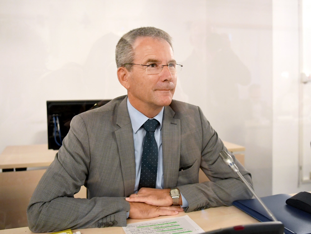 Zu Spendenleistung An Ovp Ermutigt Neue Ermittlungen Gegen Ex Finanzminister Loger Osterreich Derstandard De International