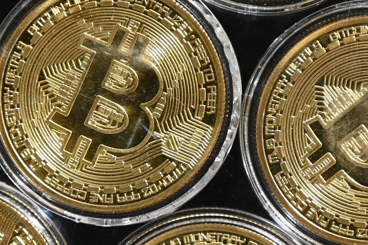 Polizei Sicherte 50 Millionen Euro In Bitcoin Doch Tater Halt Passwort Geheim Bitcoin Derstandard De Web