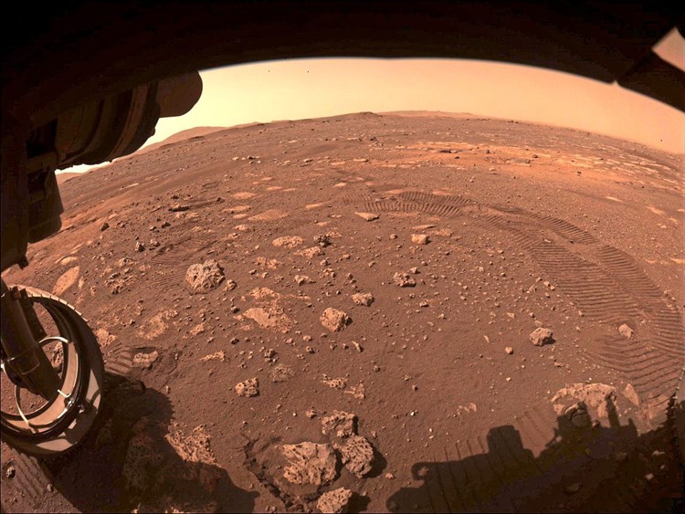 Erste Erkenntnisse Des Nasa Rovers Nach Sechs Wochen Auf Dem Mars Forschung Derstandard De Wissen Und Gesellschaft