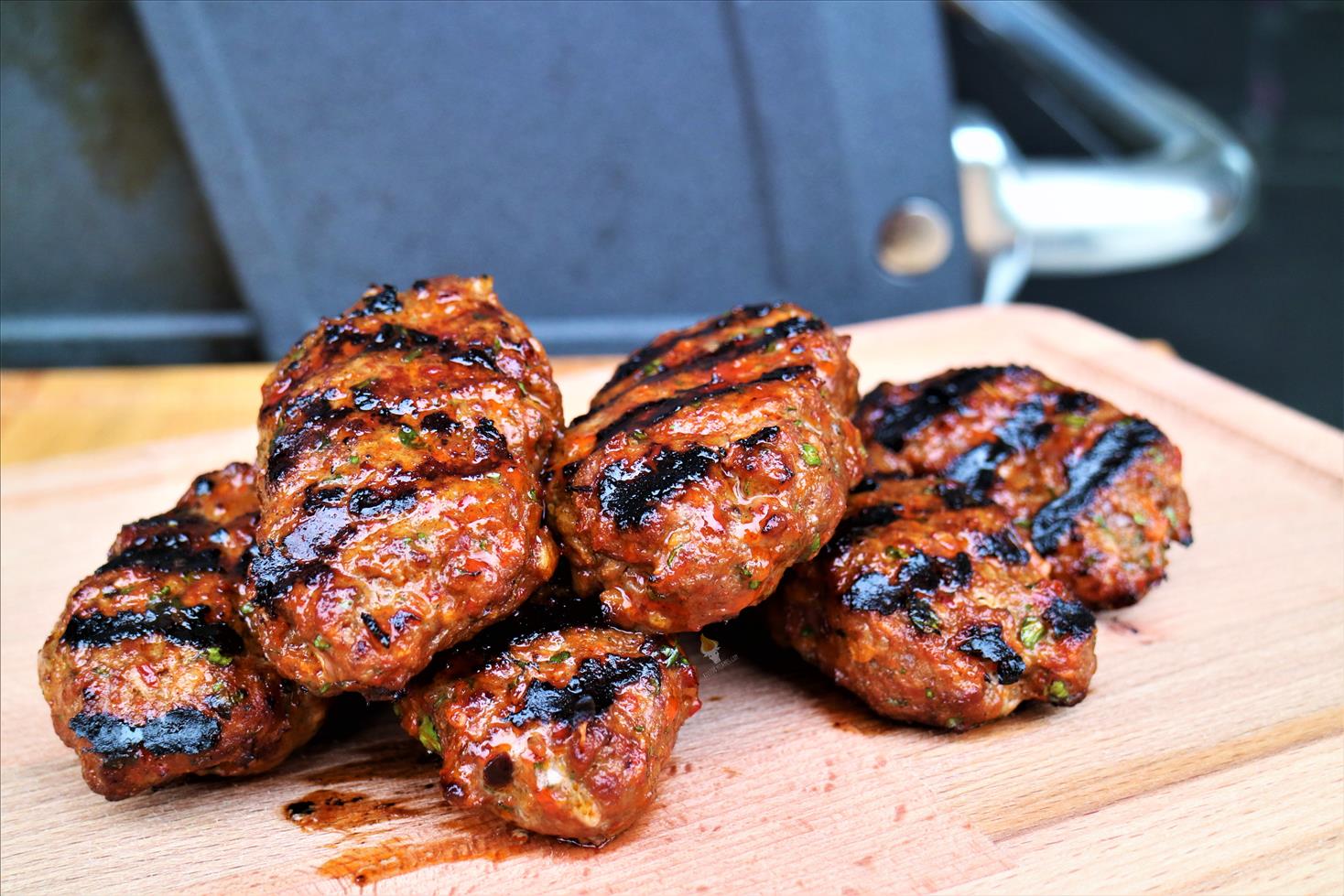 Köfte: Orientalische Fleischbällchen vom Grill - Blog: Grillen und BBQ