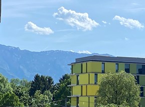 Salzburg Lehen: exzellent geschnittene, sonnige 3-Zimmer-Wohnung in Toplage, 80 qm, Balkon und Loggia 12 qm, Einzelgarage, Lift, barrierefrei