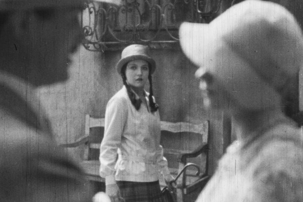 https://images.derstandard.at/t/M625/movies/1929/24178/161122223055887_12_die-kleine-veronika-unschuld_aufm02.jpg https://images.derstandard.at/t/M625/movies/1929/24178/161122223055887_12_die-kleine-veronika-unschuld_aufm02.jpg