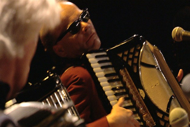 https://images.derstandard.at/t/M625/movies/2004/6334/170528100030995_9_accordion-tribe_aufm03.jpg https://images.derstandard.at/t/M625/movies/2004/6334/170528100030995_9_accordion-tribe_aufm03.jpg