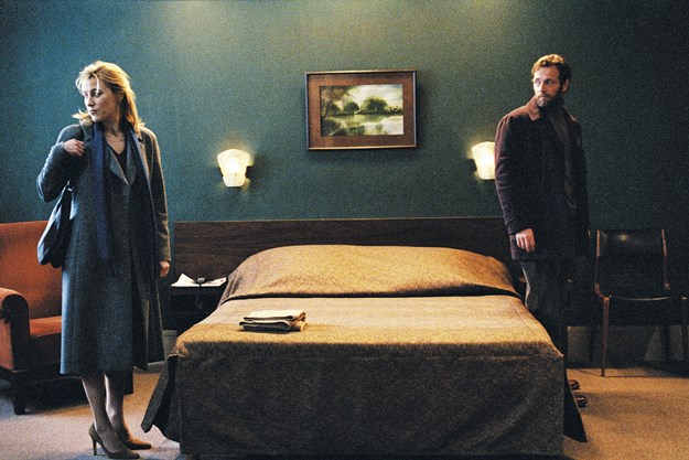 https://images.derstandard.at/t/M625/movies/2004/6660/160818223153228_9_5x2-fuenf-mal-zwei_aufm02.jpg https://images.derstandard.at/t/M625/movies/2004/6660/160818223153228_9_5x2-fuenf-mal-zwei_aufm02.jpg