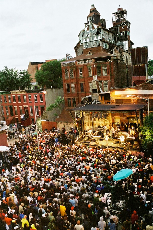 https://images.derstandard.at/t/M625/movies/2005/8305/160927100128181_19_dave-chappelle-s-block-party_2.jpg https://images.derstandard.at/t/M625/movies/2005/8305/160927100128181_19_dave-chappelle-s-block-party_2.jpg