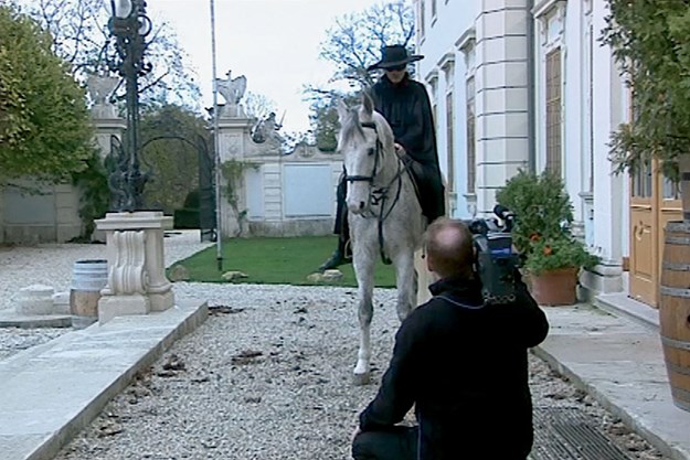 https://images.derstandard.at/t/M625/movies/2006/8737/161201110012543_7_zorros-bar-mizwa_aufm04.jpg https://images.derstandard.at/t/M625/movies/2006/8737/161201110012543_7_zorros-bar-mizwa_aufm04.jpg