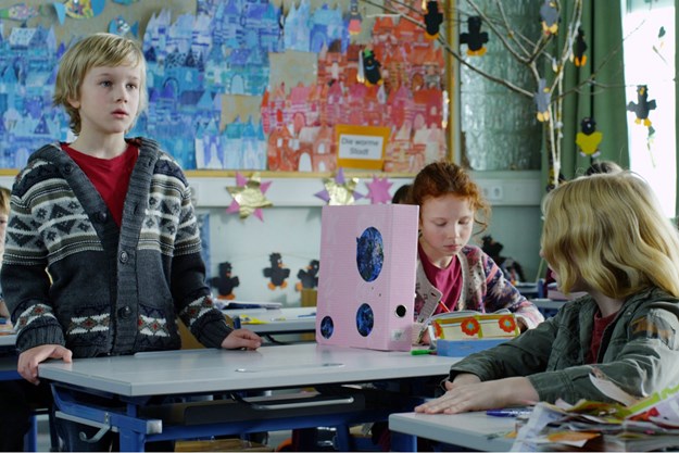 https://images.derstandard.at/t/M625/movies/2011/10859/171123223015304_12_als-der-weihnachtsmann-vom-himmel-fiel_aufm5.jpg https://images.derstandard.at/t/M625/movies/2011/10859/171123223015304_12_als-der-weihnachtsmann-vom-himmel-fiel_aufm5.jpg