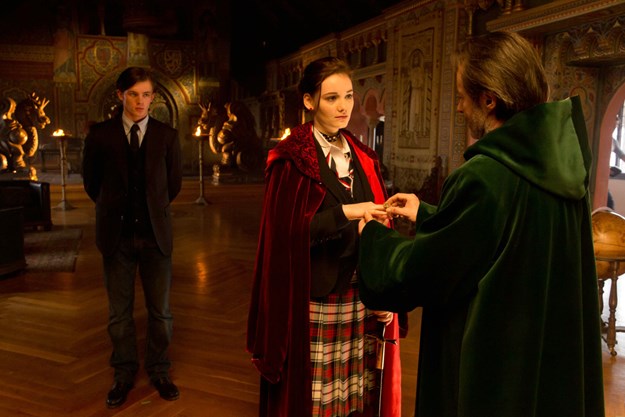 https://images.derstandard.at/t/M625/movies/2013/17098/170416223040129_10_rubinrot_aufm2.jpg https://images.derstandard.at/t/M625/movies/2013/17098/170416223040129_10_rubinrot_aufm2.jpg