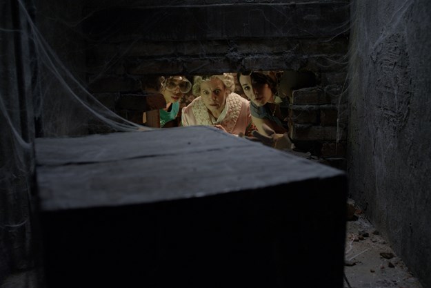 https://images.derstandard.at/t/M625/movies/2014/19341/160627190220422_31_saphirblau_aufm04.jpg https://images.derstandard.at/t/M625/movies/2014/19341/160627190220422_31_saphirblau_aufm04.jpg