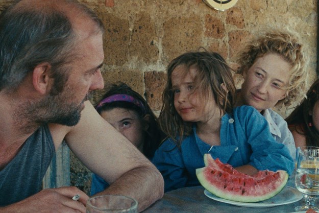 https://images.derstandard.at/t/M625/movies/2014/19709/160604130110829_8_land-der-wunder_aufm03.jpg https://images.derstandard.at/t/M625/movies/2014/19709/160604130110829_8_land-der-wunder_aufm03.jpg