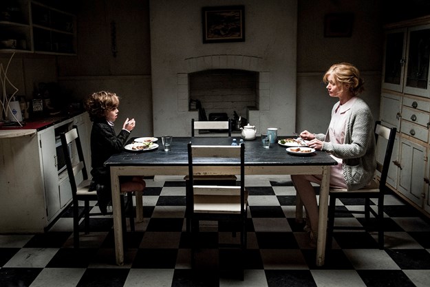https://images.derstandard.at/t/M625/movies/2014/20263/160202130102991_28_der-babadook_aufm02.jpg https://images.derstandard.at/t/M625/movies/2014/20263/160202130102991_28_der-babadook_aufm02.jpg