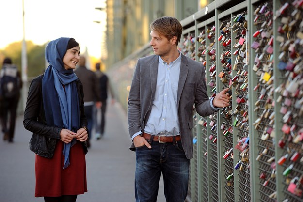 https://images.derstandard.at/t/M625/movies/2014/21413/160604120120395_21_300-worte-deutsch_aufm02.jpg https://images.derstandard.at/t/M625/movies/2014/21413/160604120120395_21_300-worte-deutsch_aufm02.jpg