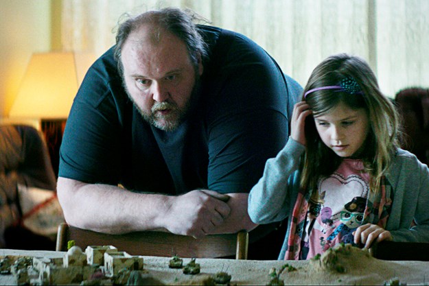 https://images.derstandard.at/t/M625/movies/2015/22119/160113114256376_10_virgin-mountain_aufm02.jpg https://images.derstandard.at/t/M625/movies/2015/22119/160113114256376_10_virgin-mountain_aufm02.jpg