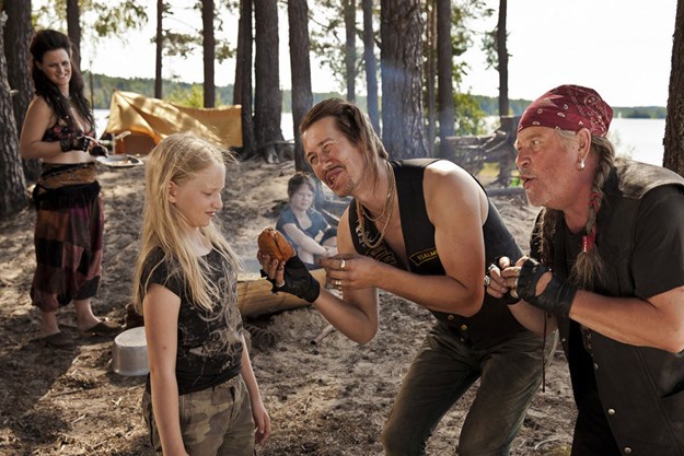 https://images.derstandard.at/t/M625/movies/2015/22634/160113113942591_11_vilja-und-die-raeuber_aufm03.jpg https://images.derstandard.at/t/M625/movies/2015/22634/160113113942591_11_vilja-und-die-raeuber_aufm03.jpg