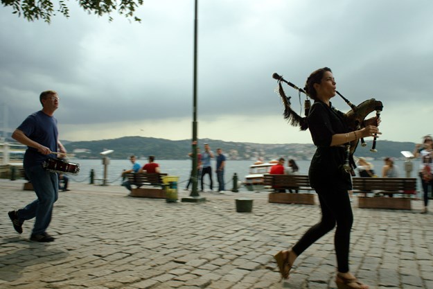 https://images.derstandard.at/t/M625/movies/2015/23802/160927223052075_7_the-music-of-strangers-yo-yo-ma-the-silkroad-ensemble_aufm02.jpg https://images.derstandard.at/t/M625/movies/2015/23802/160927223052075_7_the-music-of-strangers-yo-yo-ma-the-silkroad-ensemble_aufm02.jpg