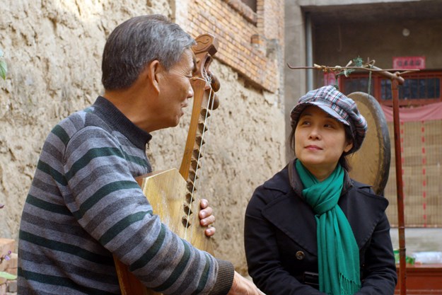 https://images.derstandard.at/t/M625/movies/2015/23802/160927223053278_8_the-music-of-strangers-yo-yo-ma-the-silkroad-ensemble_aufm03.jpg https://images.derstandard.at/t/M625/movies/2015/23802/160927223053278_8_the-music-of-strangers-yo-yo-ma-the-silkroad-ensemble_aufm03.jpg