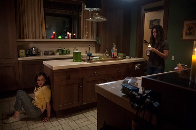 https://images.derstandard.at/t/M625/movies/2016/24368/170307223031695_17_wolves-at-the-door_aufm03.jpg https://images.derstandard.at/t/M625/movies/2016/24368/170307223031695_17_wolves-at-the-door_aufm03.jpg