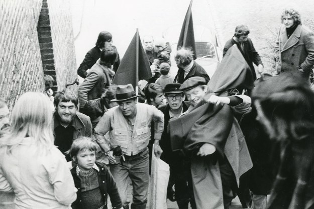 https://images.derstandard.at/t/M625/movies/2017/25126/170508223041620_8_beuys_aufm02.jpg https://images.derstandard.at/t/M625/movies/2017/25126/170508223041620_8_beuys_aufm02.jpg