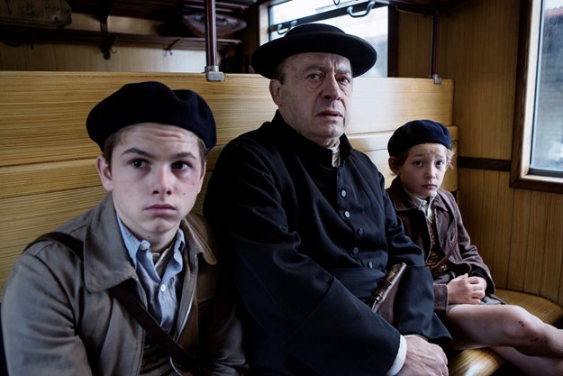 https://images.derstandard.at/t/M625/movies/2017/25217/171031223133163_24_ein-sack-voll-murmeln_aufm02.jpg https://images.derstandard.at/t/M625/movies/2017/25217/171031223133163_24_ein-sack-voll-murmeln_aufm02.jpg