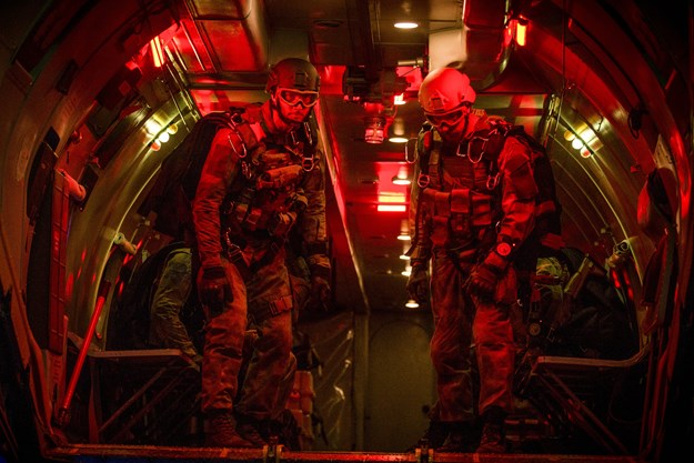 https://images.derstandard.at/t/M625/movies/2017/25518/181105223011186_7_hunter-killer_aufm03.jpg https://images.derstandard.at/t/M625/movies/2017/25518/181105223011186_7_hunter-killer_aufm03.jpg