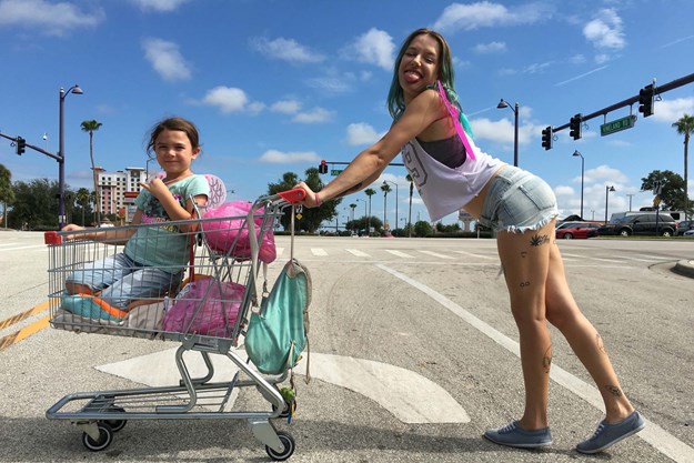 https://images.derstandard.at/t/M625/movies/2017/26385/180321223008193_8_the-florida-project_aufm04.jpg https://images.derstandard.at/t/M625/movies/2017/26385/180321223008193_8_the-florida-project_aufm04.jpg