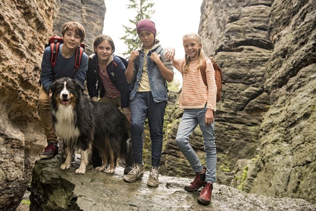 https://images.derstandard.at/t/M625/movies/2018/26824/180307223023599_12_fuenf-freunde-und-das-tal-der-dinosaurier_aufm03.jpg https://images.derstandard.at/t/M625/movies/2018/26824/180307223023599_12_fuenf-freunde-und-das-tal-der-dinosaurier_aufm03.jpg