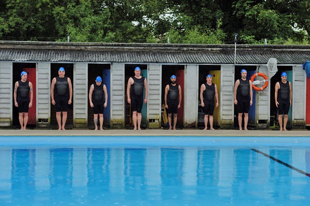 https://images.derstandard.at/t/M625/movies/2018/27037/180607223018492_9_swimming-with-men_aufm05.jpg https://images.derstandard.at/t/M625/movies/2018/27037/180607223018492_9_swimming-with-men_aufm05.jpg