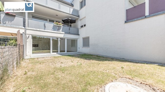 Terrasse (ca. 13,50 m²) und Garten (ca. 60 m²)