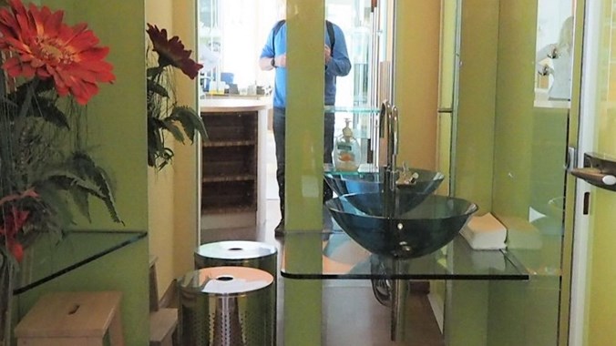 Glasbad und WC_Seminar-_Praxisbereich